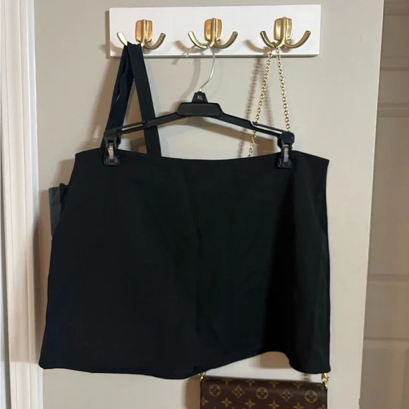 NWT Classic Black Mini Skirt - Picture 3 of 5